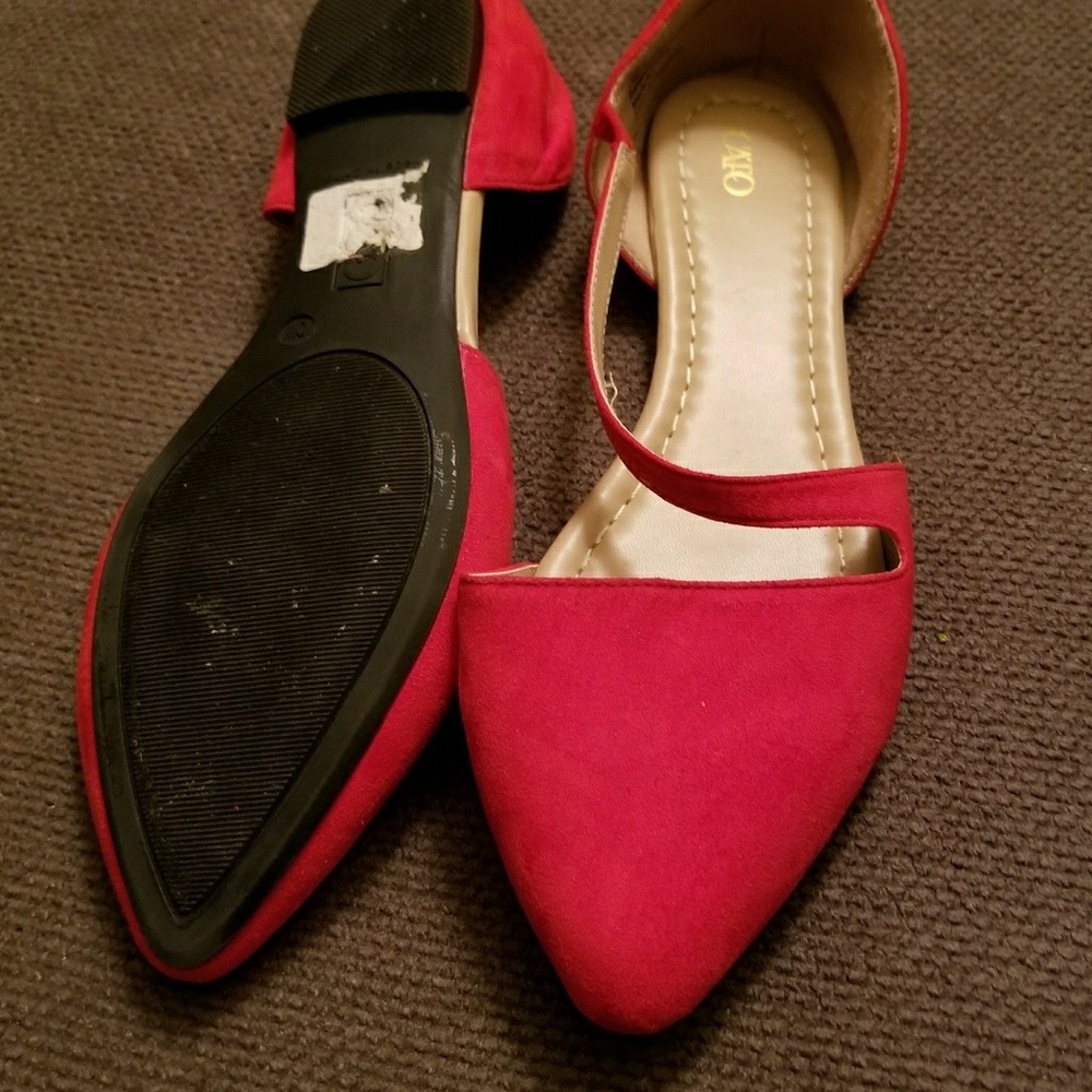 Red flat shoes by Cato